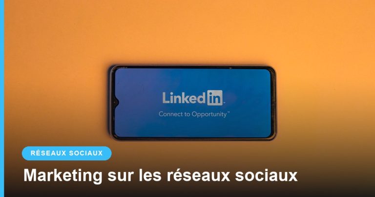Smartphone affichant l'écran de connexion de LinkedIn sur fond orange